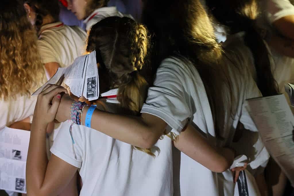 camp arm in arm friends