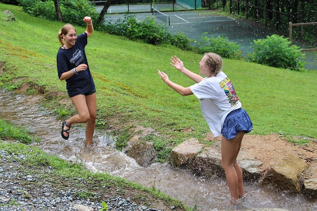 summer camp splashing