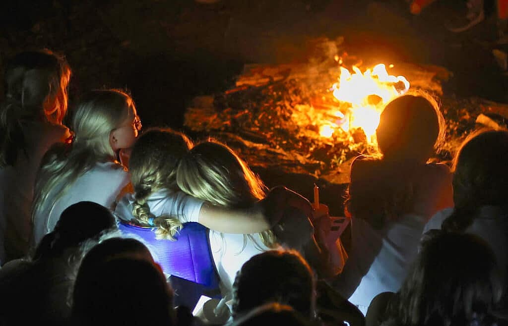 summer camp campfire pals