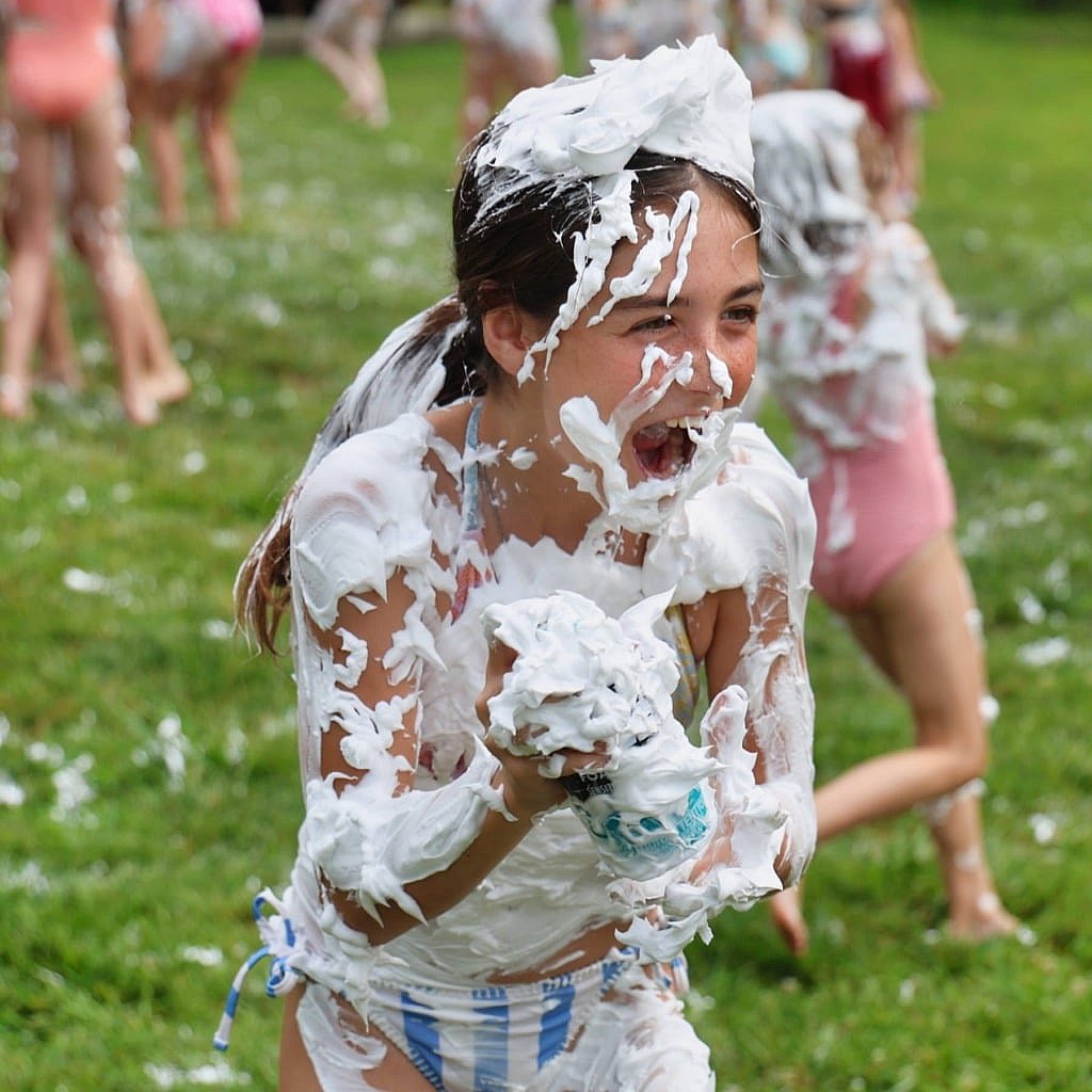 laughing shaving cream camp girl