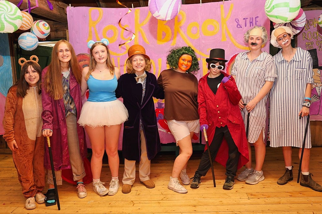 Wonka banquet cast