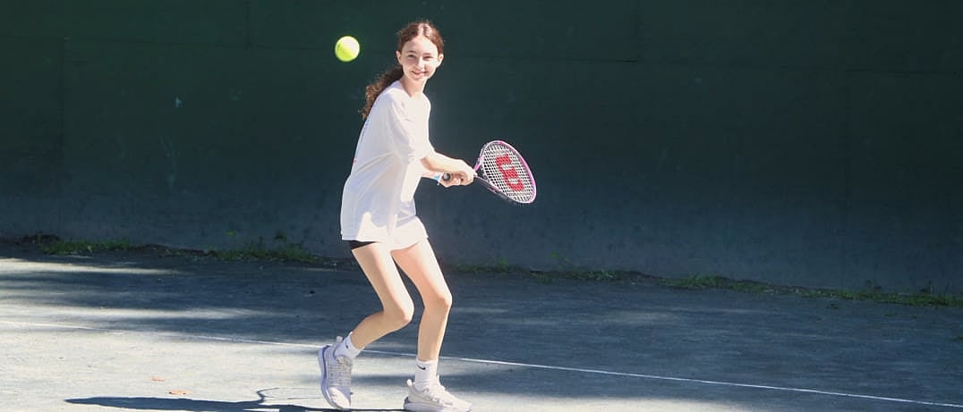 camp tennis girl moving