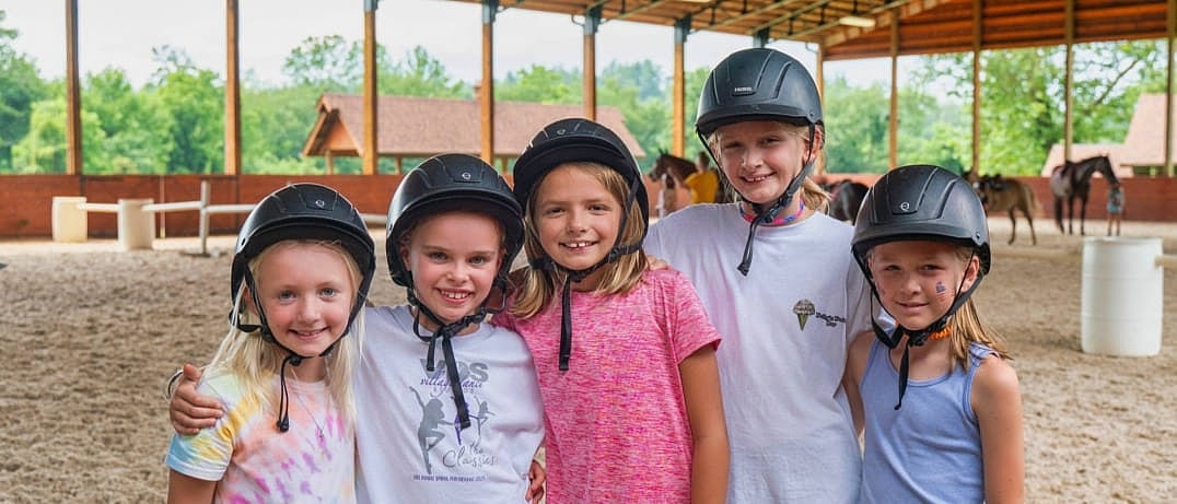 camp children horse riders