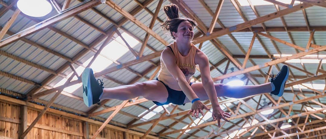 gymnastics tramp jump