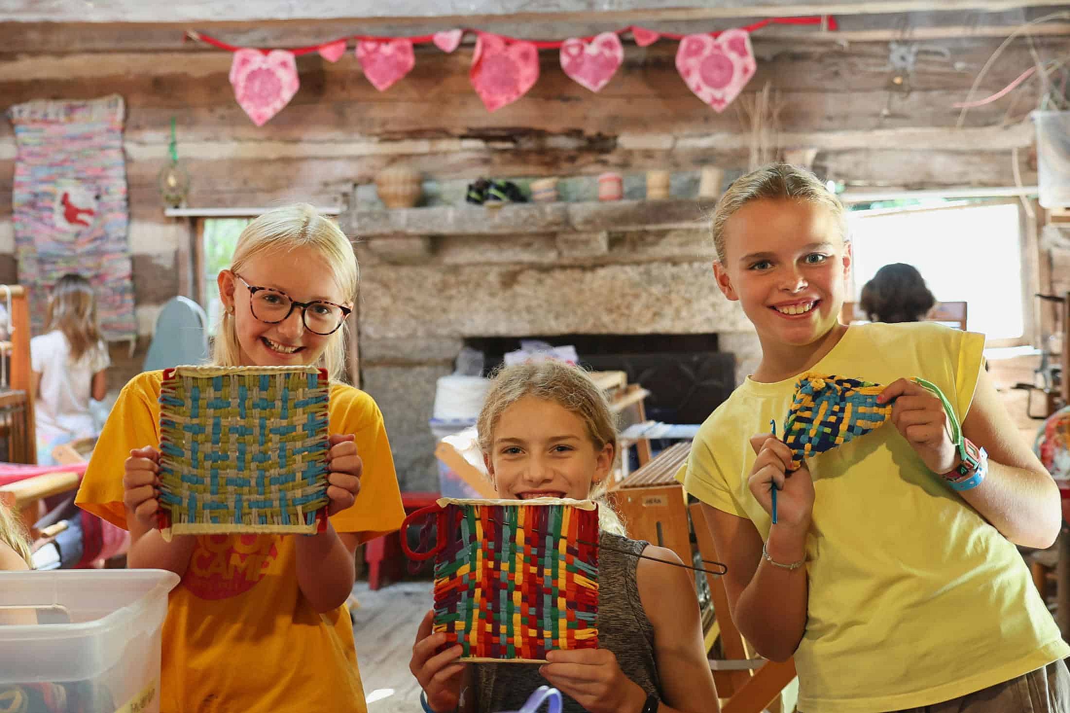 summer camp weaving children