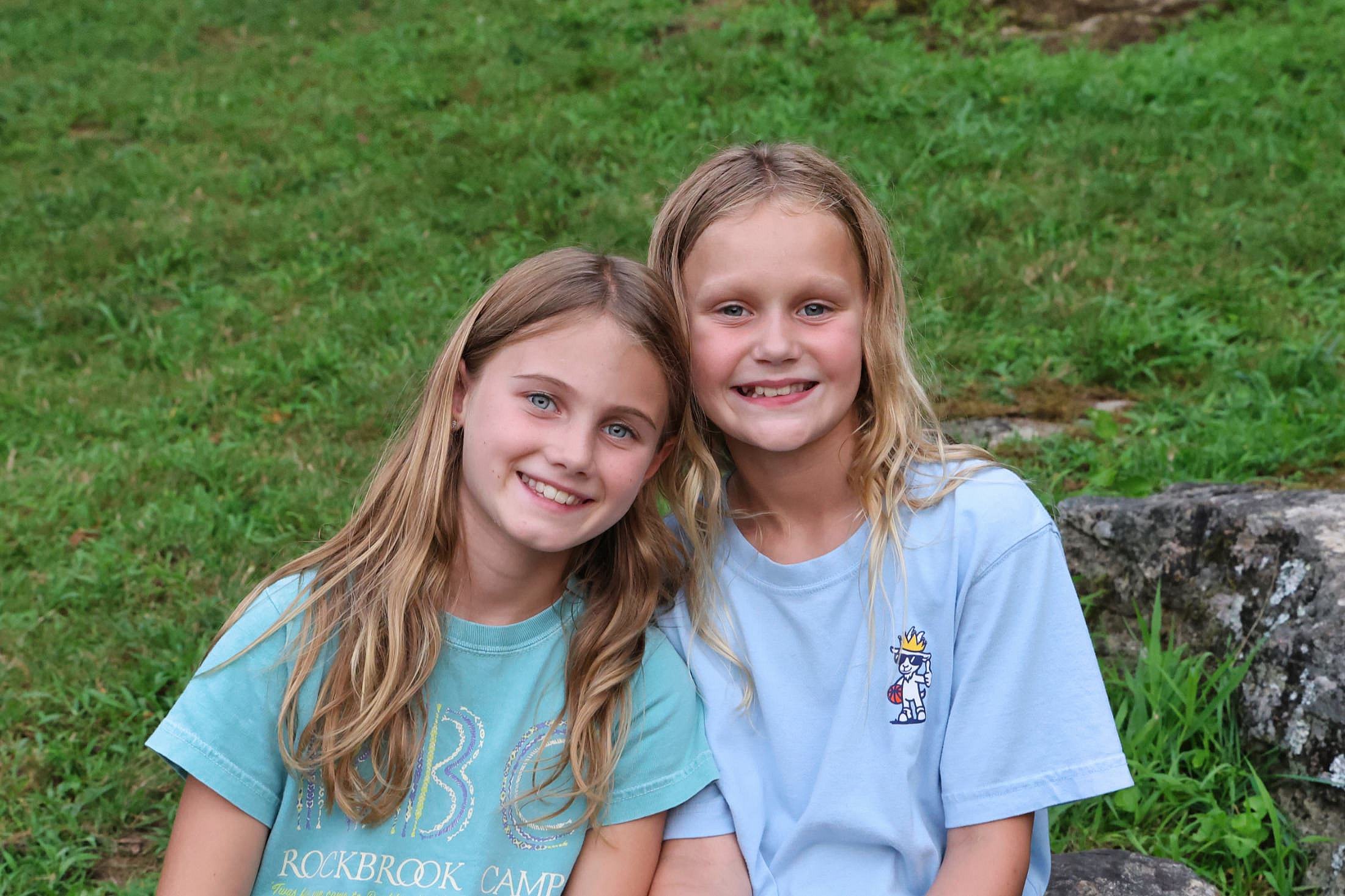 two summer camp girls