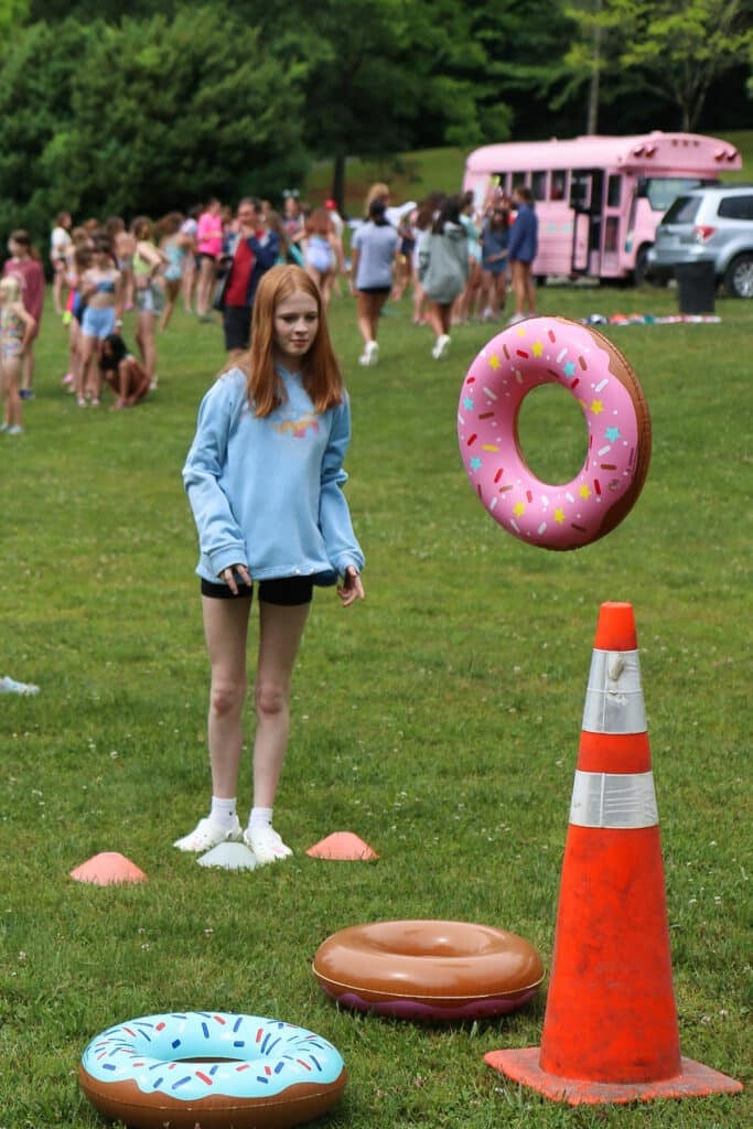 donut toss game