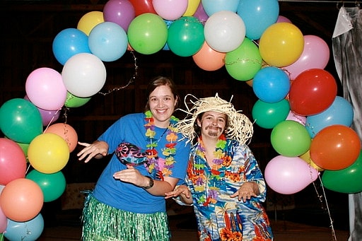 Mandy and Jessi as Hawaiian tourists
