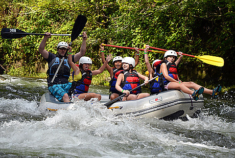 Girls Rafting Cheer