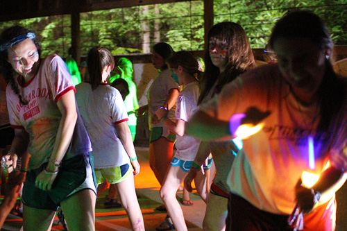 girls colorful dancing