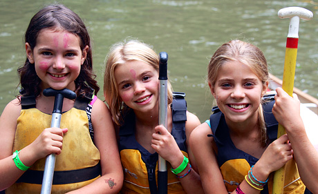 Little camp girls ready for canoeing