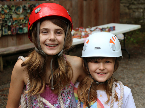 camp climbing kids