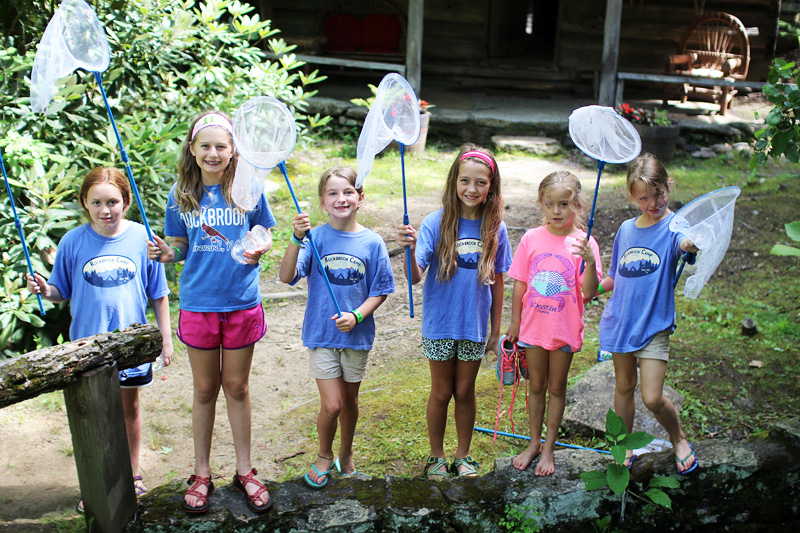 Girls hunting nature