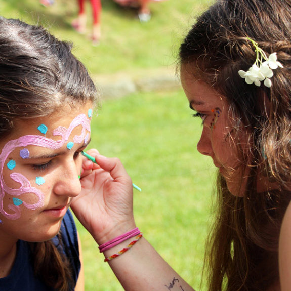face painting girl campers