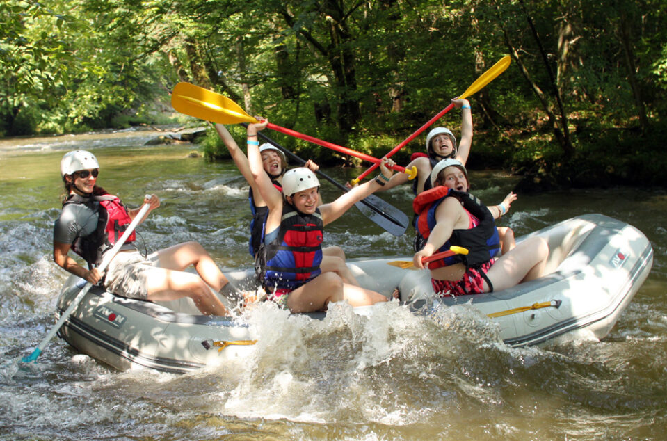 silly girls rafting pose