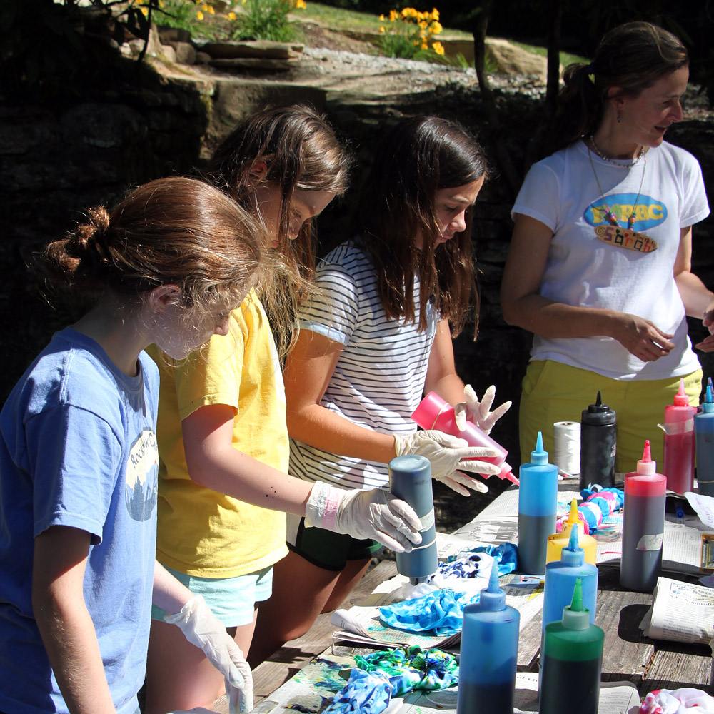 Making tie dyes with Sarah