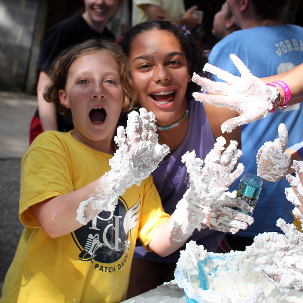 messy hands snaow making