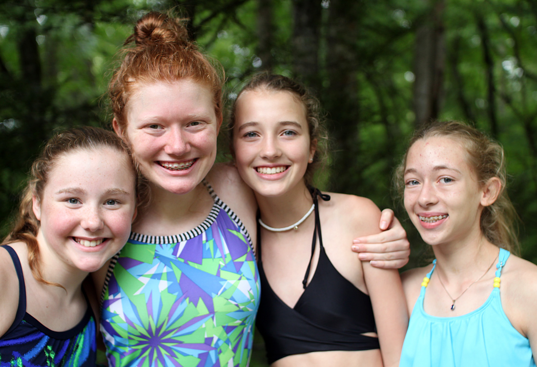 girls ready for swimming