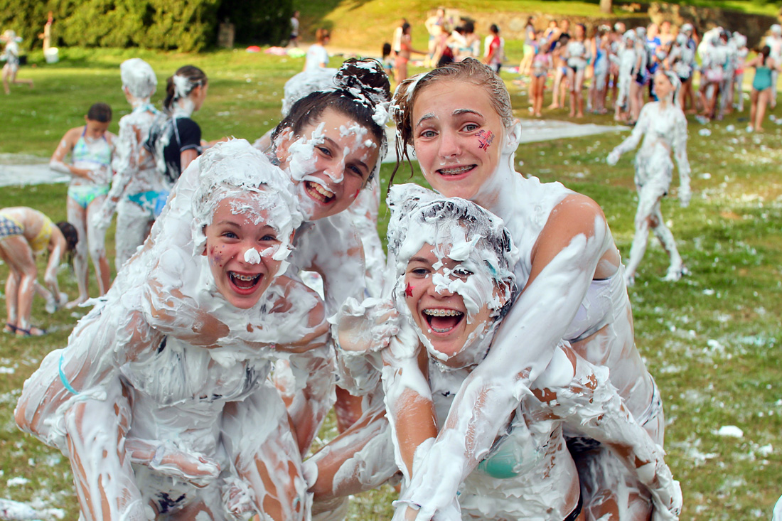 shaving cream fight friends