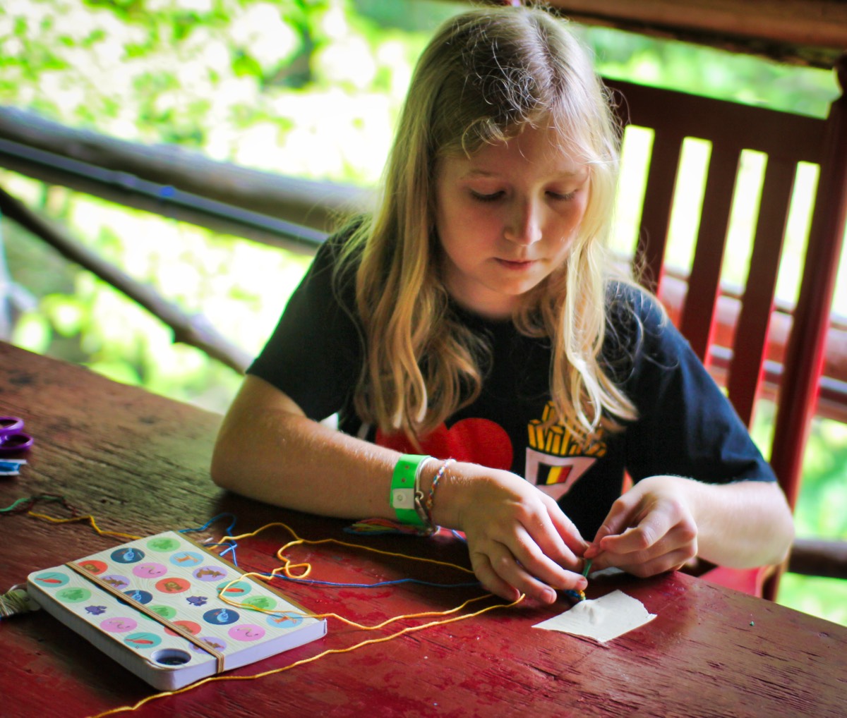 camp girl craft jewelry making string