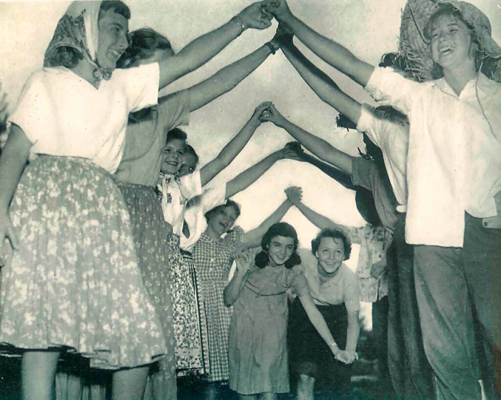 camp-square-dancing