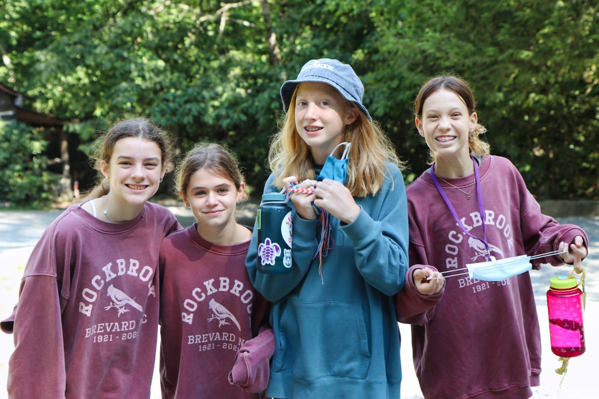 girls summer camp friends