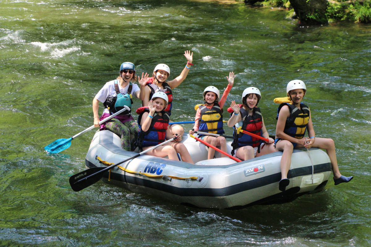 whitewater rafting wave