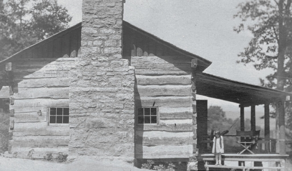 curosty weaving cabin