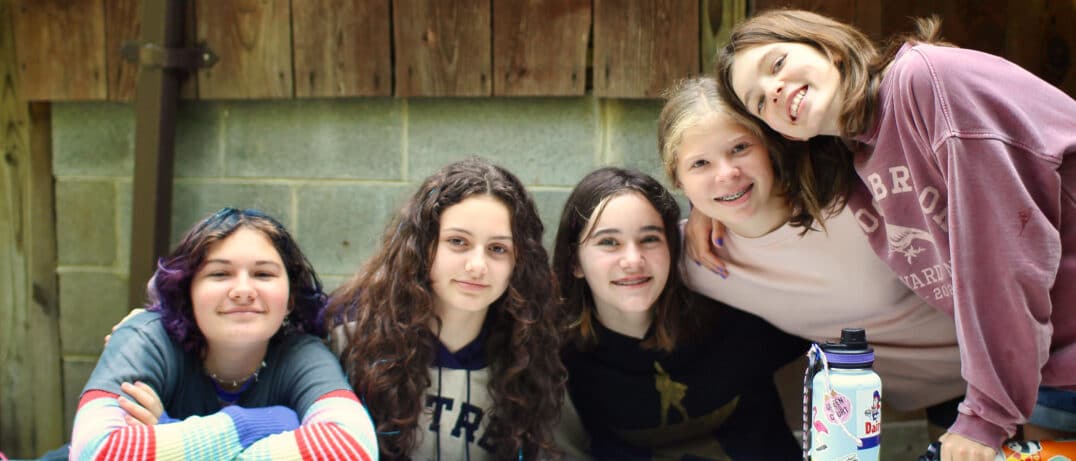 teenage camp girl friends