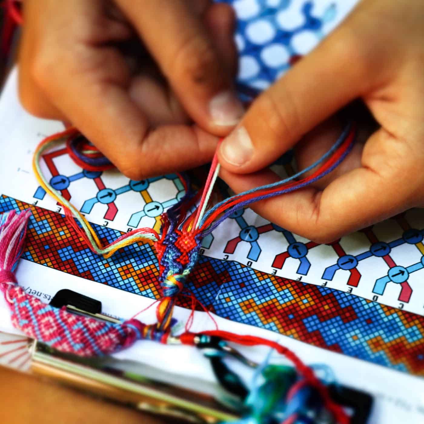 camp friendship bracelet pattern